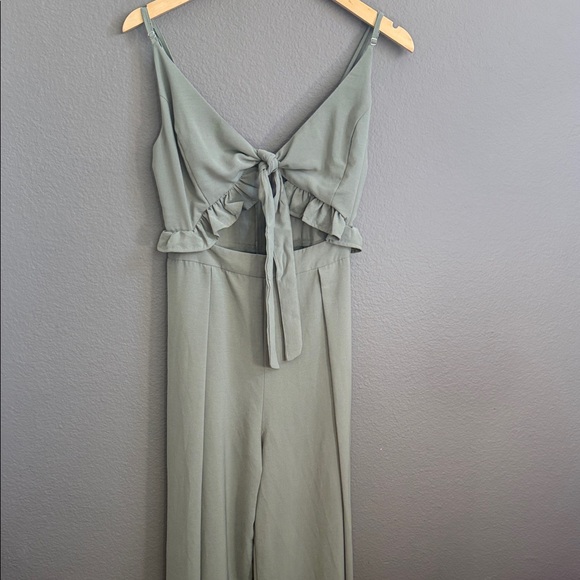 NWT L'ATISTE Sage Tie-Front Jumpsuit - Picture 2 of 9